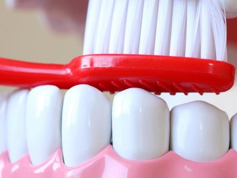 La forma correcta de cepillarse los dientes